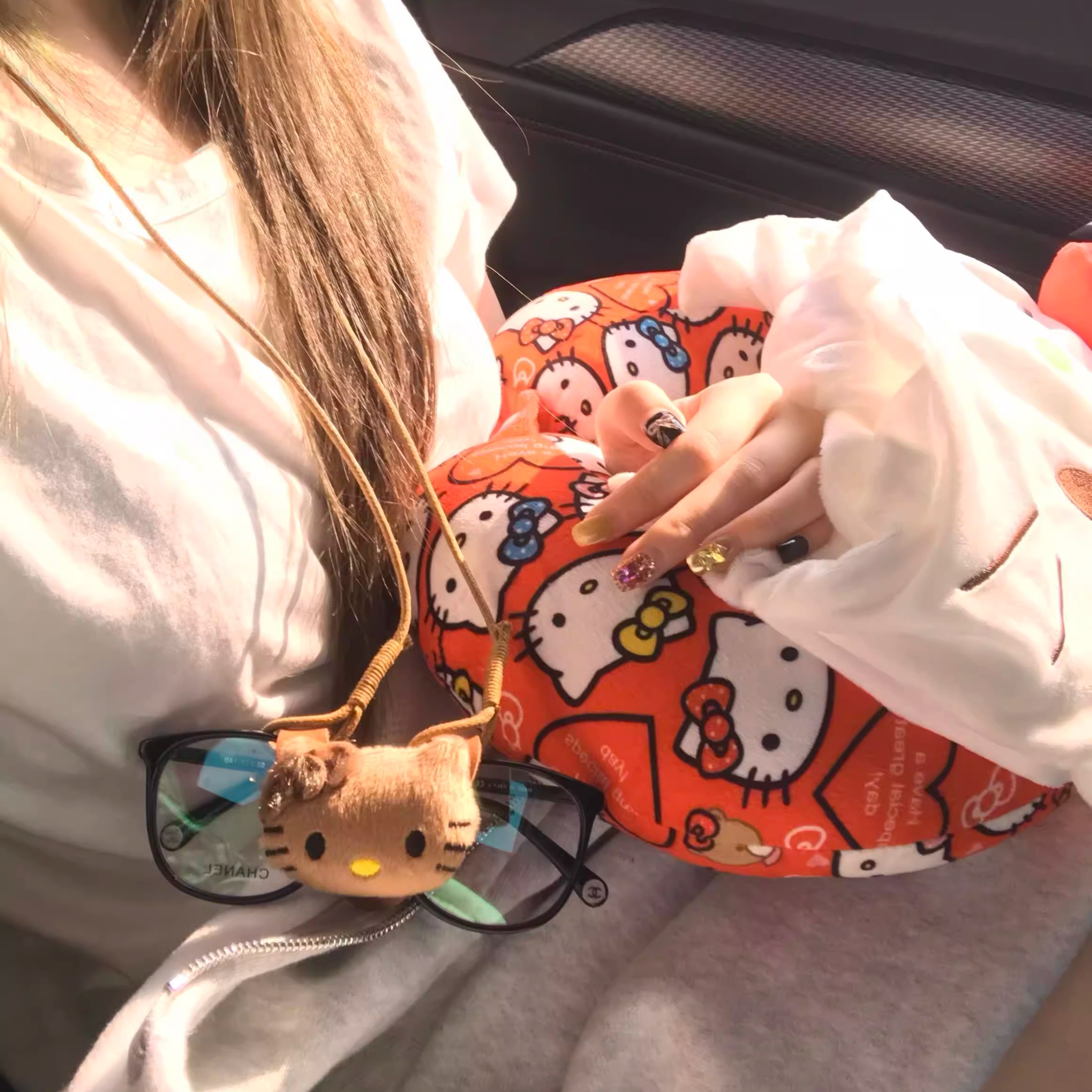Hello Kitty U Shaped Neck Pill - Travel Accessories Pillow 评论和价格